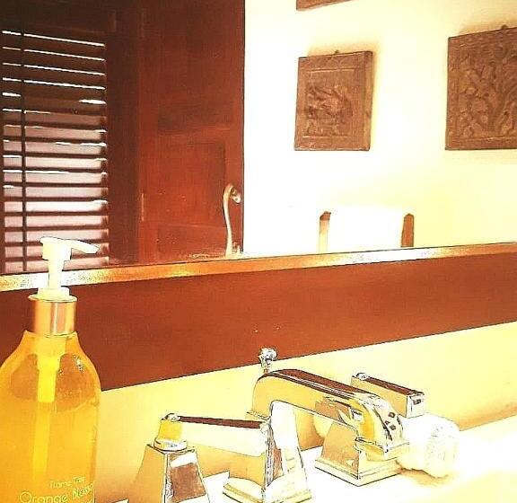 Номер Deluxe, The Flame Tree Estate &