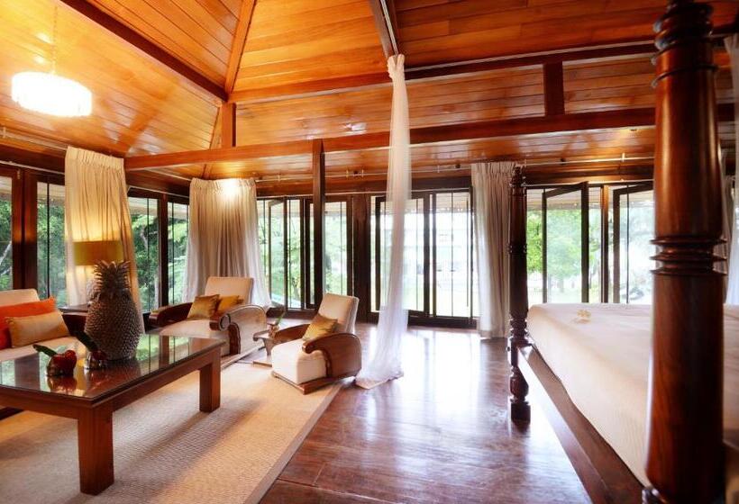 Номер Deluxe, The Flame Tree Estate &