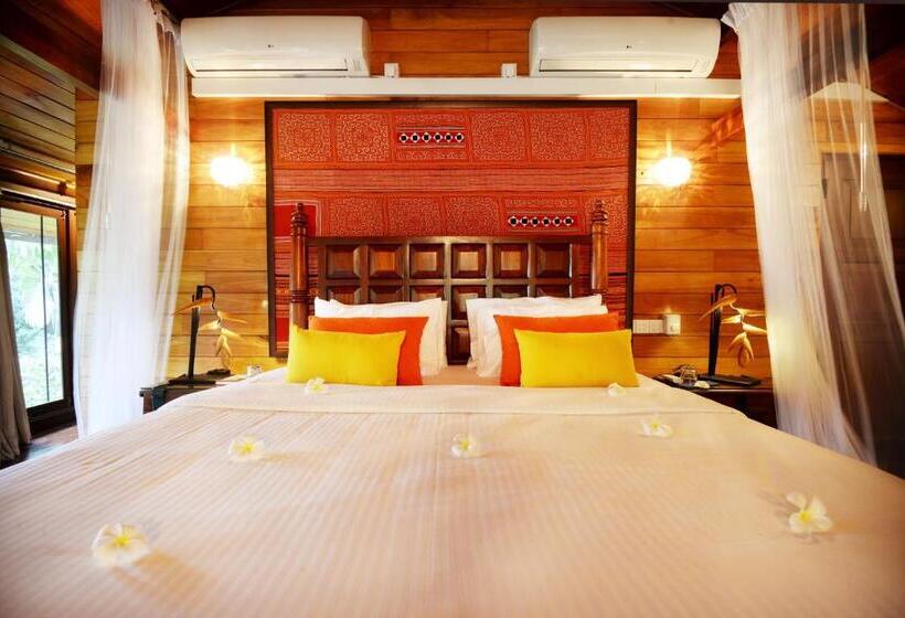 Номер Deluxe, The Flame Tree Estate &