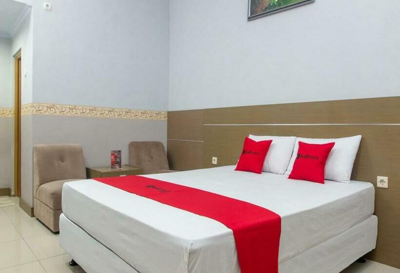 Номер Economy, Reddoorz Near Goa Panggung