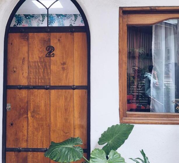四人标准间, Hoja Santa Posada