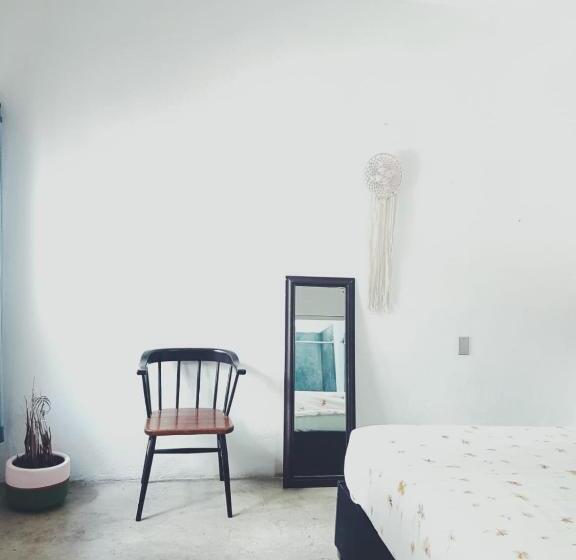 キングサイズベッドのスタンダードルーム, Hoja Santa Posada