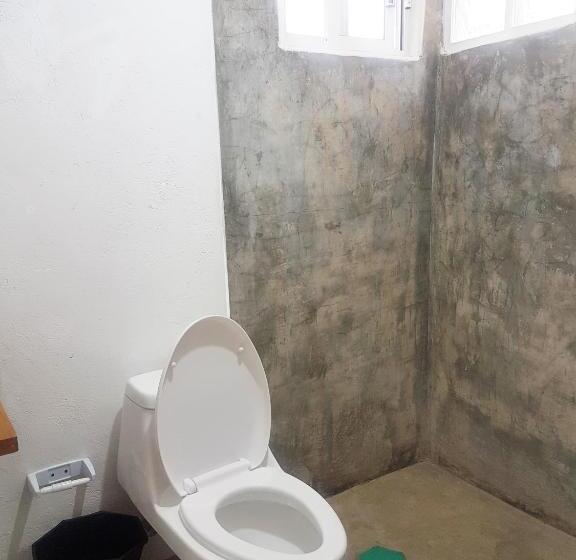 スタンダードルーム, Hoja Santa Posada