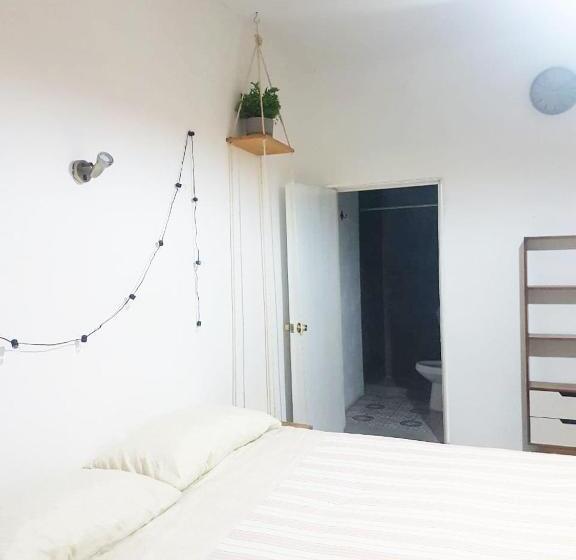 キングサイズベッドのスタンダードルーム, Hoja Santa Posada