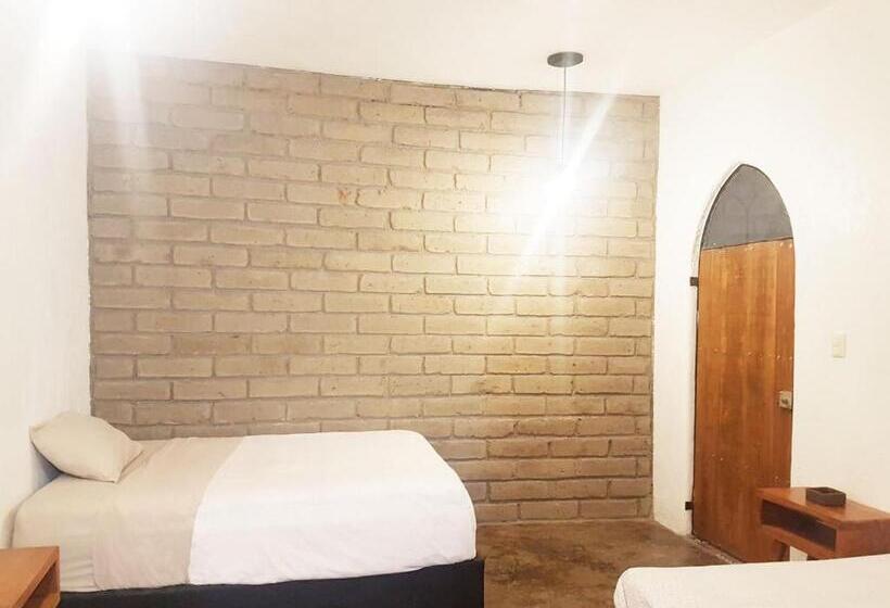 デラックスルーム, Hoja Santa Posada