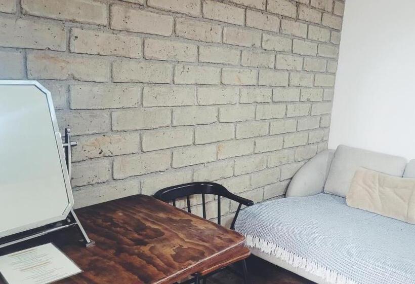 スタンダードルーム, Hoja Santa Posada