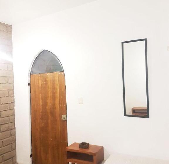 デラックスルーム, Hoja Santa Posada