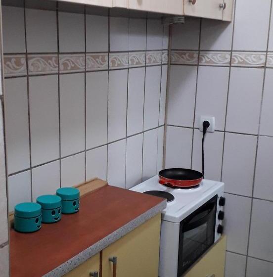 سوییت جونیور لوکس, Mini Garsonjera