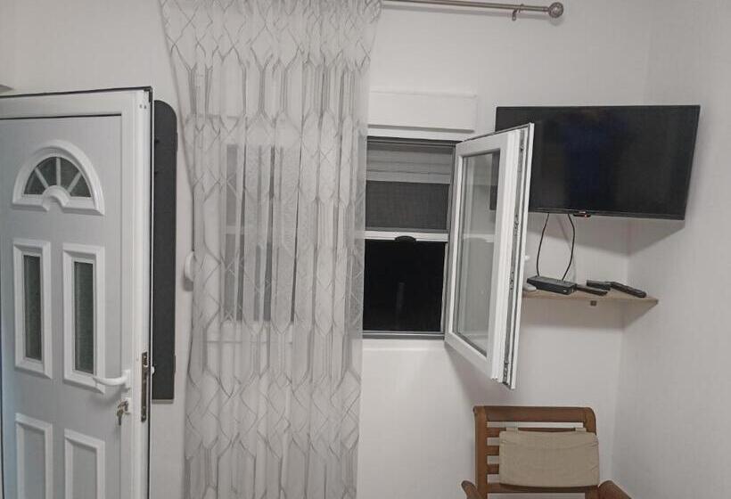 سوییت جونیور لوکس, Mini Garsonjera