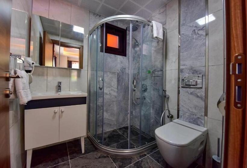 סוויטה עם נוף לנהר, Vadi̇ Uzungöl