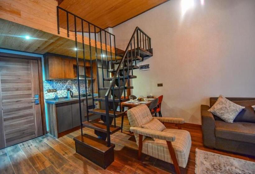 מיטת קינג בסוויטה, Vadi̇ Uzungöl