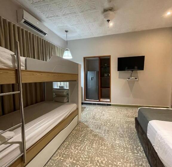 اتاق سوپریور چهار تخته, Casa Roman