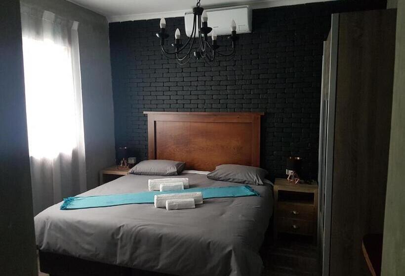 חדר סטנדרט, The Mountains