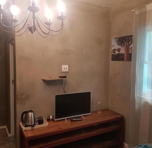 חדר סטנדרט, The Mountains