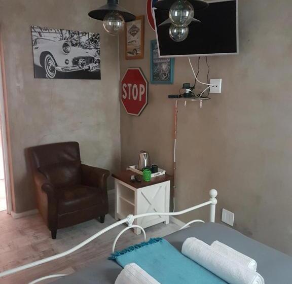 חדר סטנדרט, The Mountains