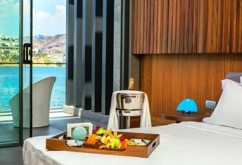 اتاق لوکس با چشم‌انداز دریا, Arts Hotel Bodrum Yalikavak