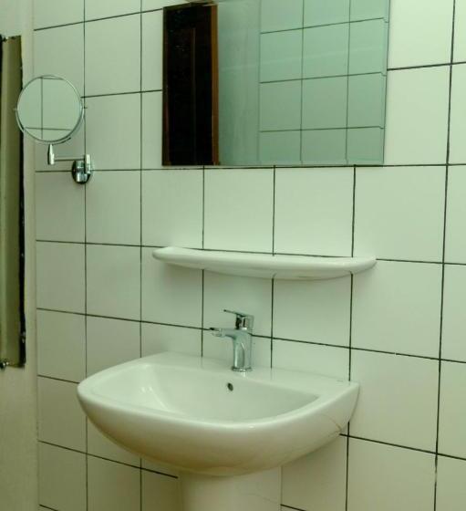 اتاق لوکس, Karls Guesthouse