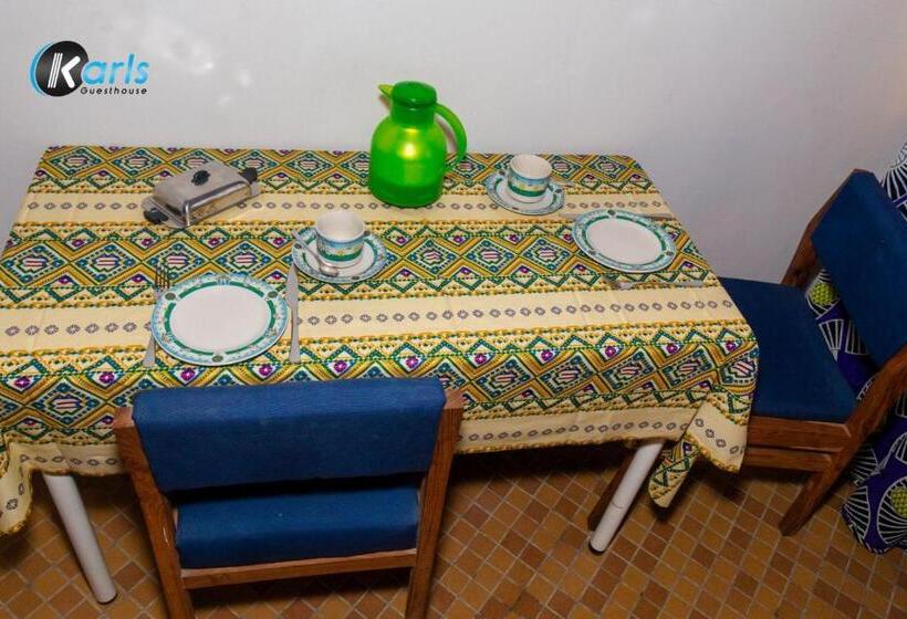 اتاق لوکس, Karls Guesthouse