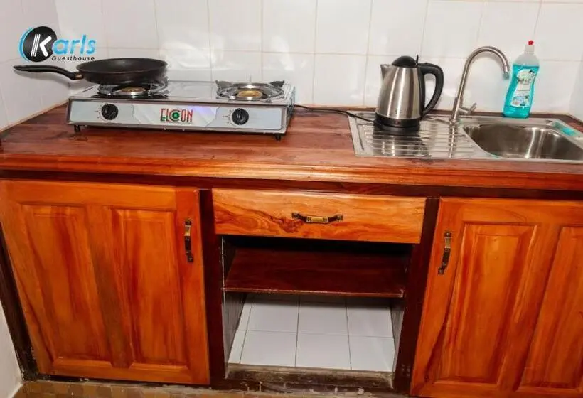 اتاق لوکس, Karls Guesthouse