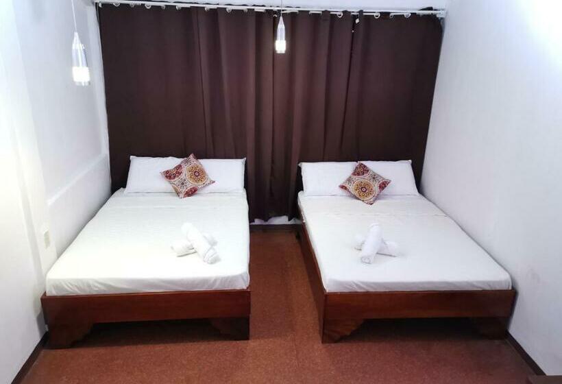 חדר סטנדרט לארבעה, Pura Vida Backpackers Golfito