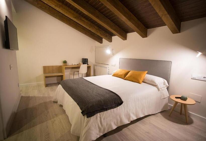 اتاق استاندارد با چشم‌انداز دریاچه, Villa Lucerna Sports & Hotel Resort