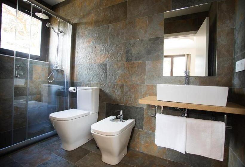 חדר סטנדרט עם מרפסת, Villa Lucerna Sports & Hotel Resort