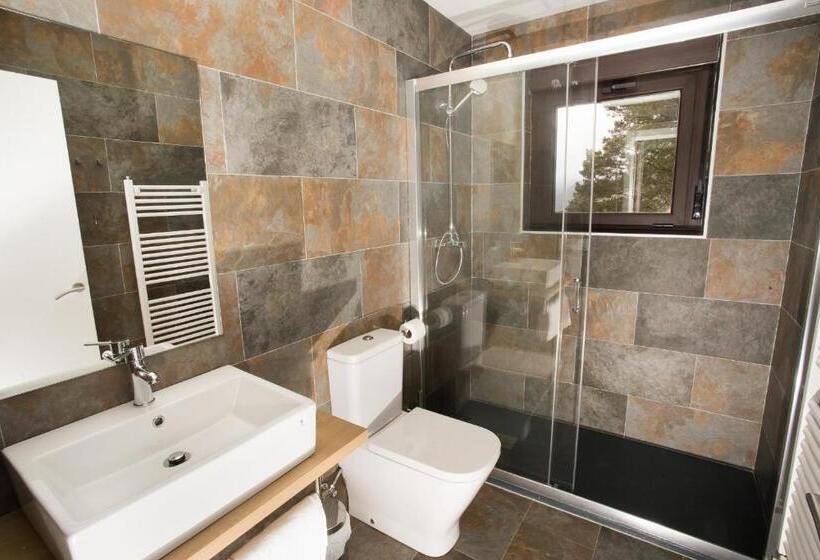 חדר סטנדרט עם טרסה, Villa Lucerna Sports & Hotel Resort