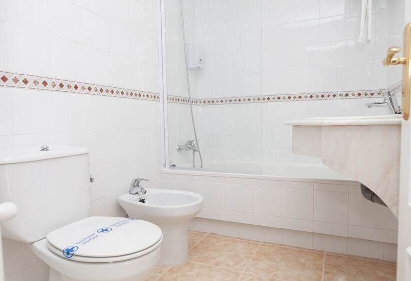 غرفة قياسية ثلاثية, Los Rosales