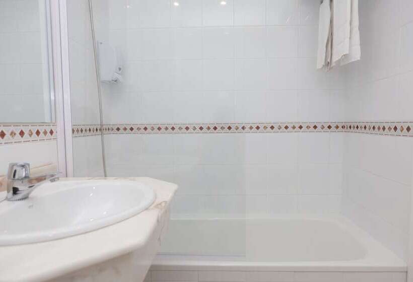 غرفة قياسية ثلاثية, Los Rosales