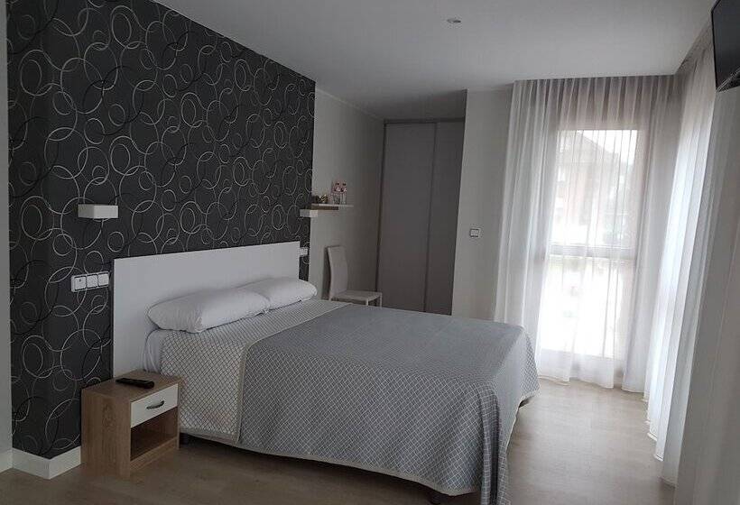 غرفة قياسية مزوَّدة بتراس, Los Rosales