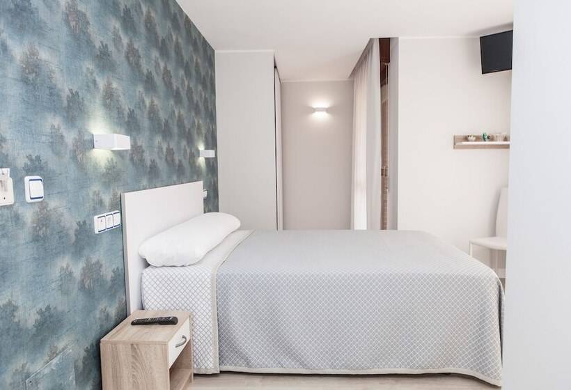 غرفة قياسية مزوَّدة بتراس, Los Rosales