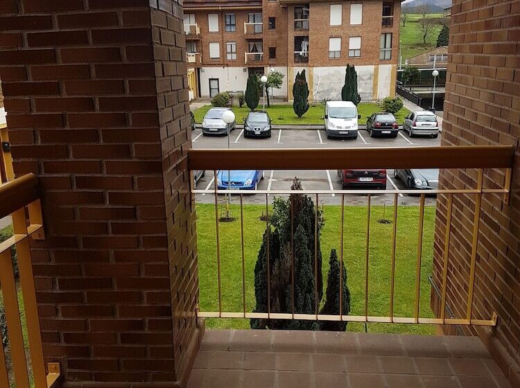 غرفة قياسية ثلاثية مزودة بتراس, Los Rosales