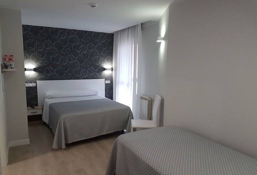 غرفة قياسية ثلاثية مزودة بتراس, Los Rosales