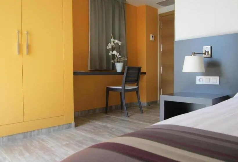 Standard Room, Restaurante Y Alojamiento Can Mach