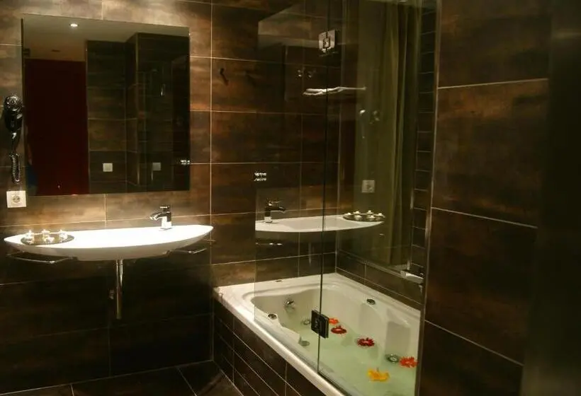 Superior Room, Restaurante Y Alojamiento Can Mach