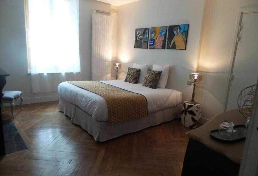 غرفة قياسية, La Cour Carree   Chambres D Hôtes