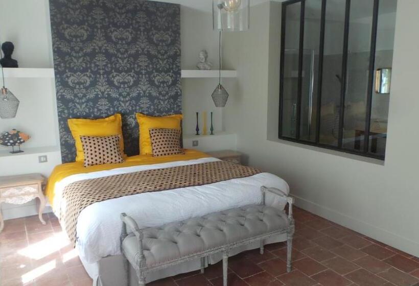 غرفة ديلوكس ثلاثية, La Cour Carree   Chambres D Hôtes