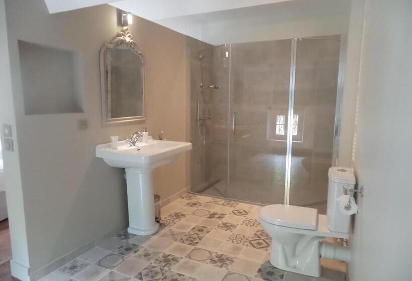 غرفة عائلية, La Cour Carree   Chambres D Hôtes