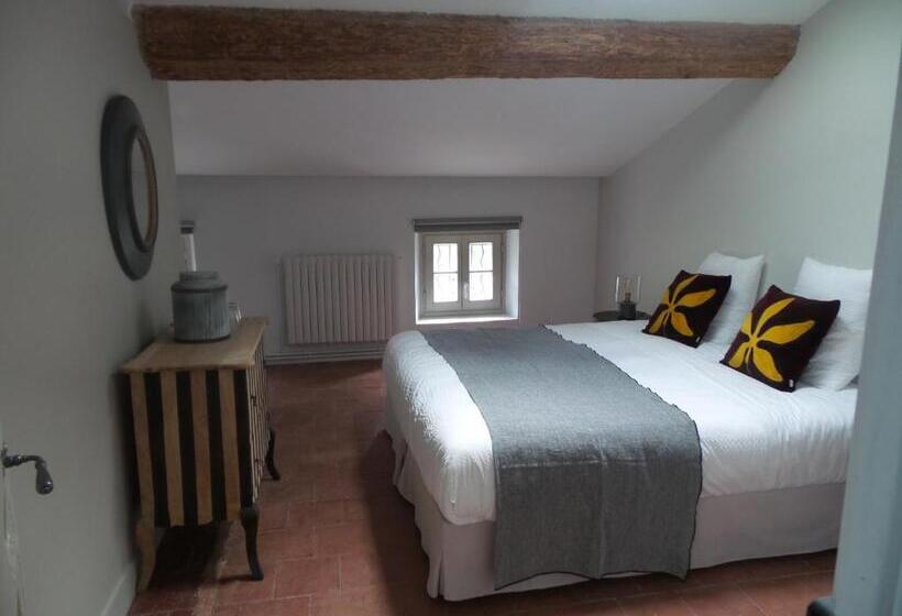 غرفة عائلية, La Cour Carree   Chambres D Hôtes