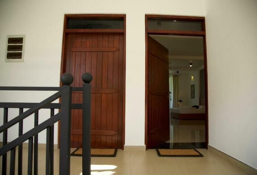 발코니 디럭스 룸, Villa Layanga Riverside Guestrooms