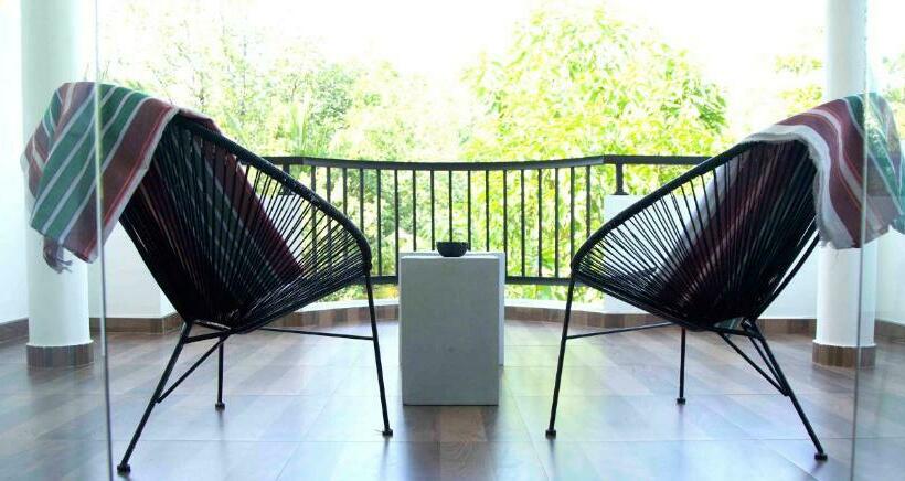 발코니 디럭스 룸, Villa Layanga Riverside Guestrooms