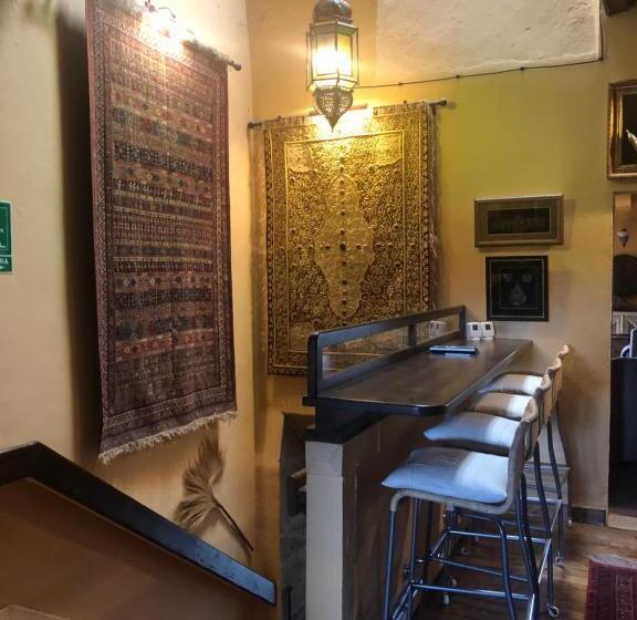 이코노미 룸, Pazo De Laia