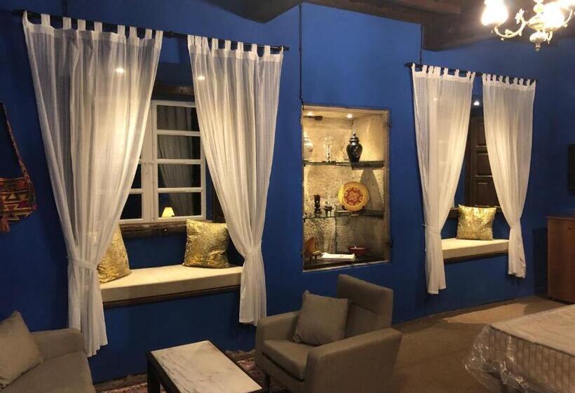 주니어 스위트, Pazo De Laia