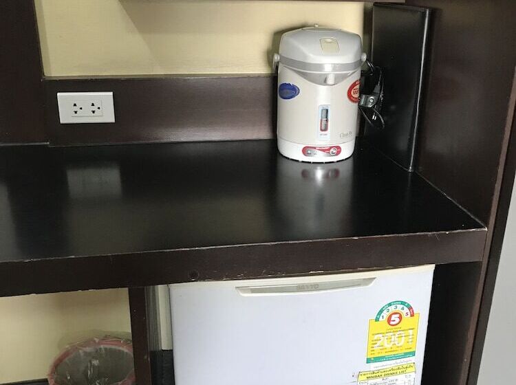 이코노미 룸, Khon Kaen Ruenrom