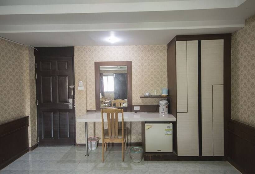 이코노미 룸, Khon Kaen Ruenrom