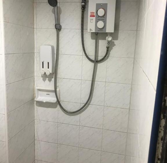 이코노미 룸, Khon Kaen Ruenrom