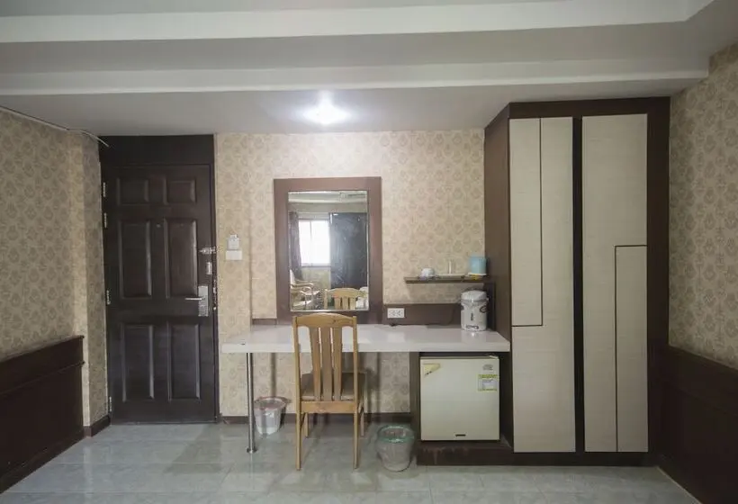 اتاق اکونومی, Khon Kaen Ruenrom