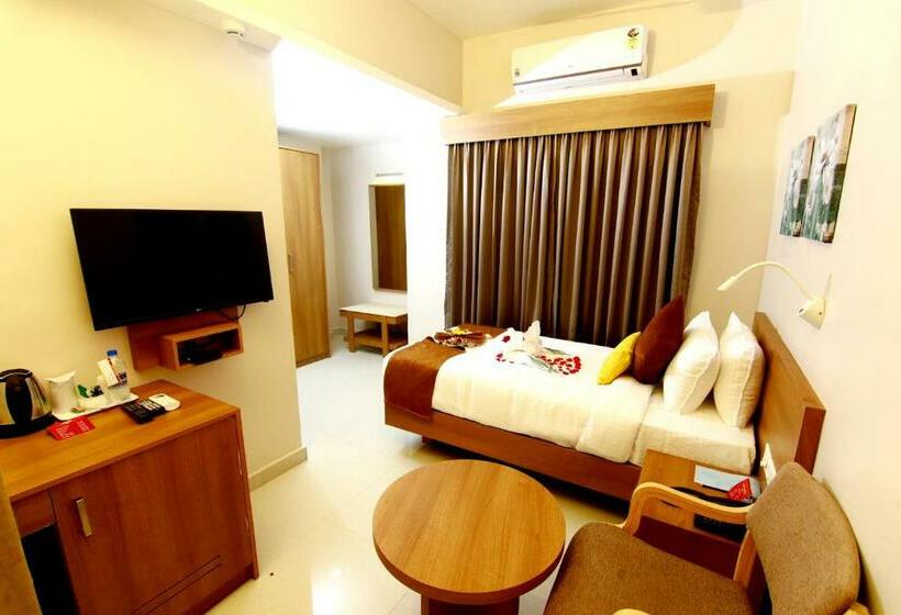 豪华套房, Panacea Ventures