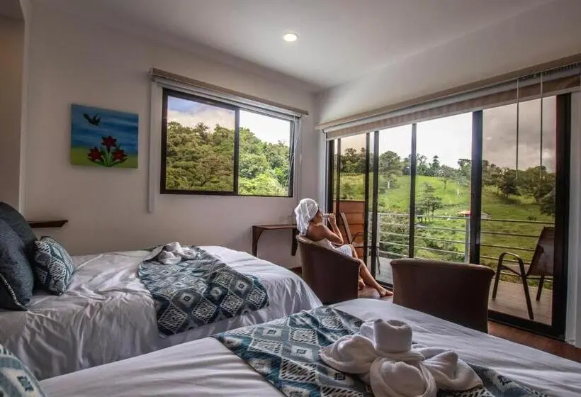 レイクビュースタンダードルーム, Burbi Lake Lodge Monteverde