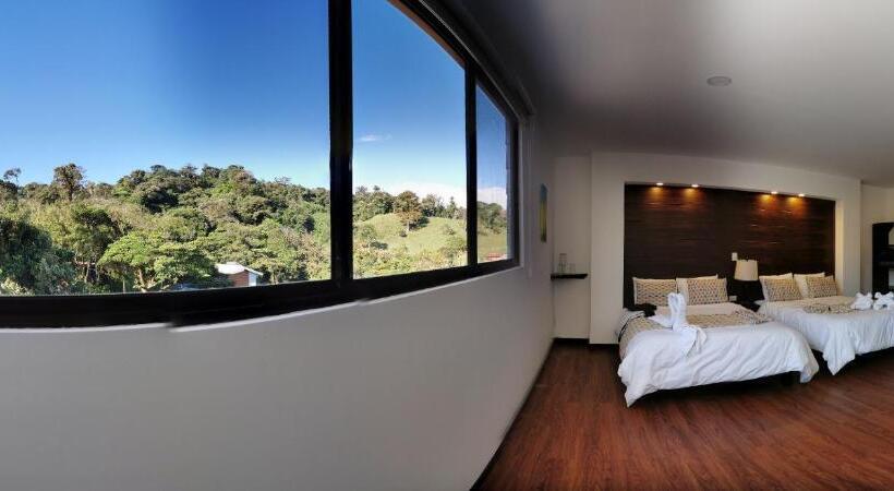 Семейный Номер Вид на Горы, Burbi Lake Lodge Monteverde